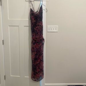 Showpo floor length dress perfect for fall wedding. New with tags never worn.